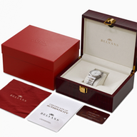 Montre Belvans Daylee au cadran blanc dans son coffret en bois avec boîte rouge, certificat d’authenticité, carte NFC et chiffon