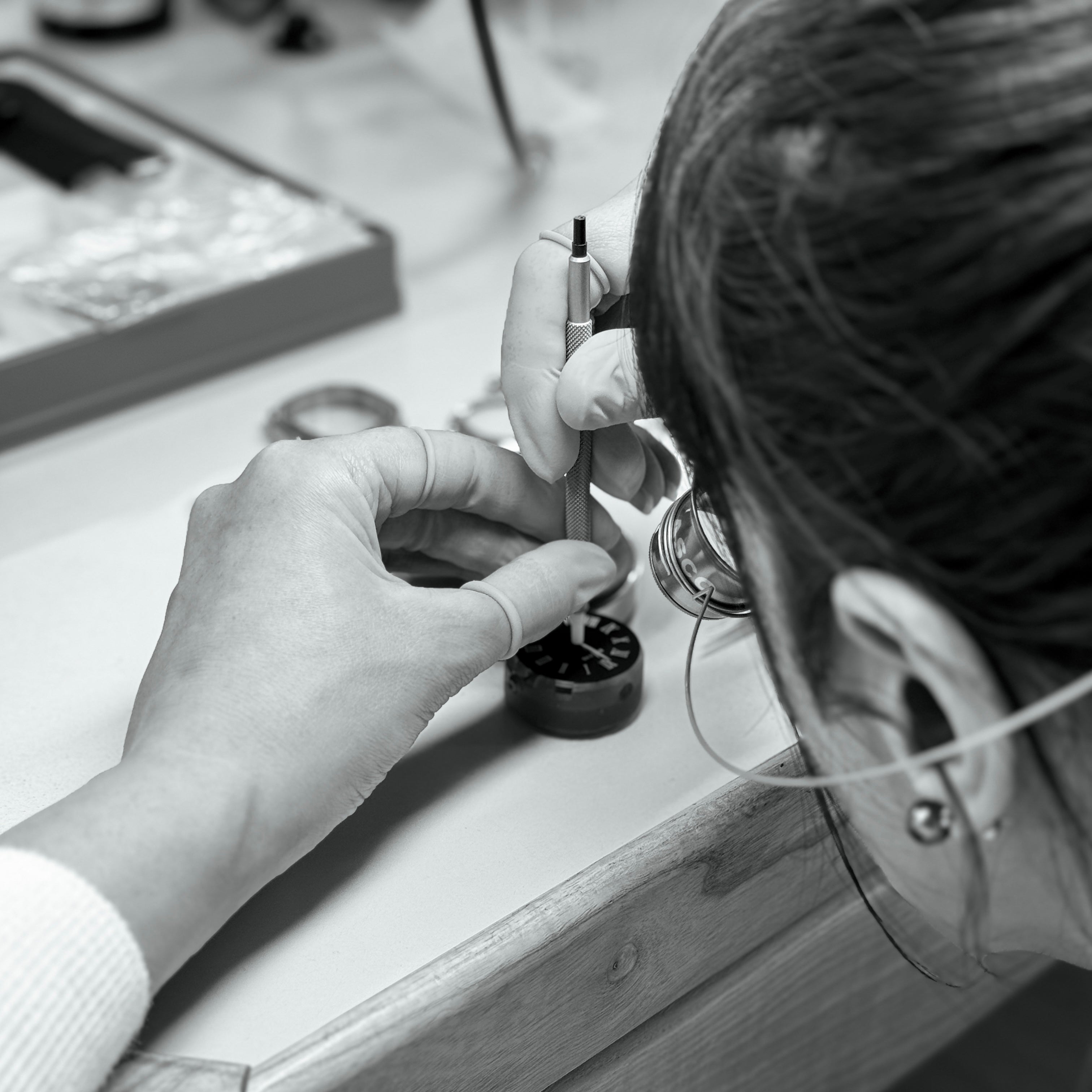 belvans-watchmaker-precision-craftsmanship-in-besancon-workshop