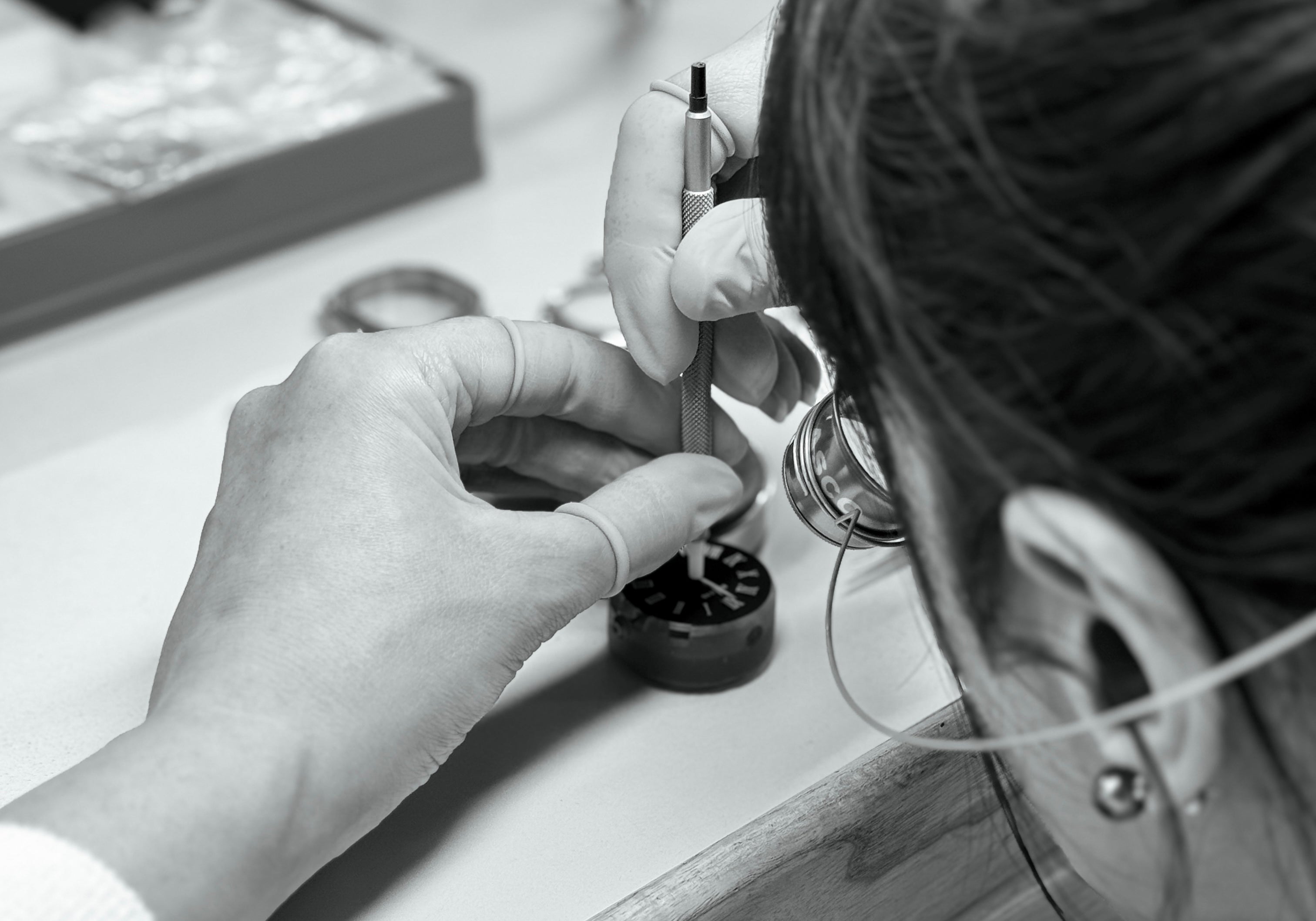 belvans-watchmaker-precision-craftsmanship-in-besancon-workshop