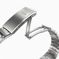 Boucle déployante du bracelet acier intégré de la montre Belvans Daylee.