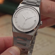 Fond transparent et mouvement suisse La Joux-Perret G100 de la Belvans Daylee